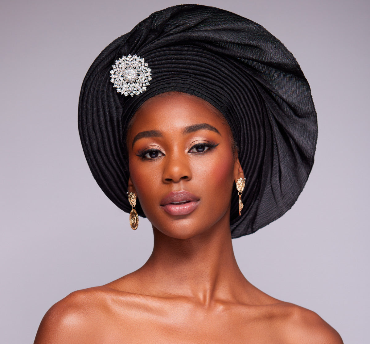 Angelina Swann Wide pleats black gele