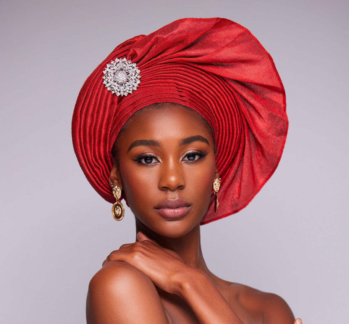 Angelina Swann Wide pleats red gele