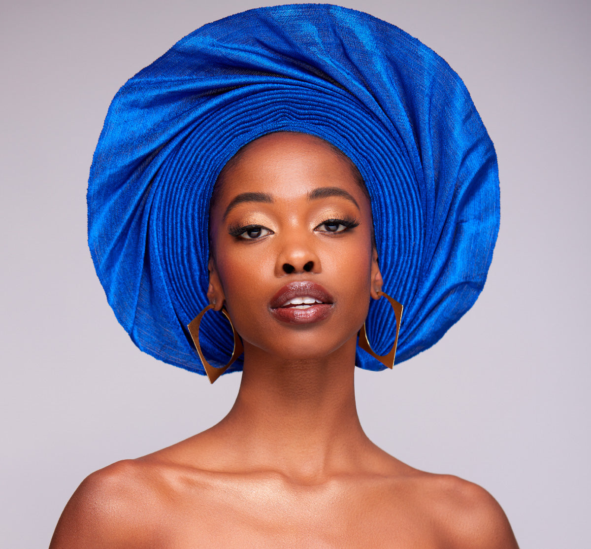 Angelina Swann blue spiral fan gele